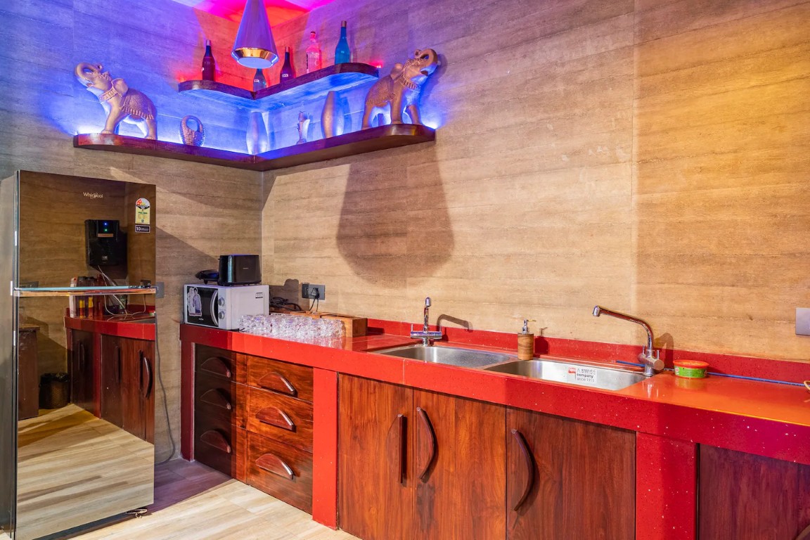 Fully equipped kitchen